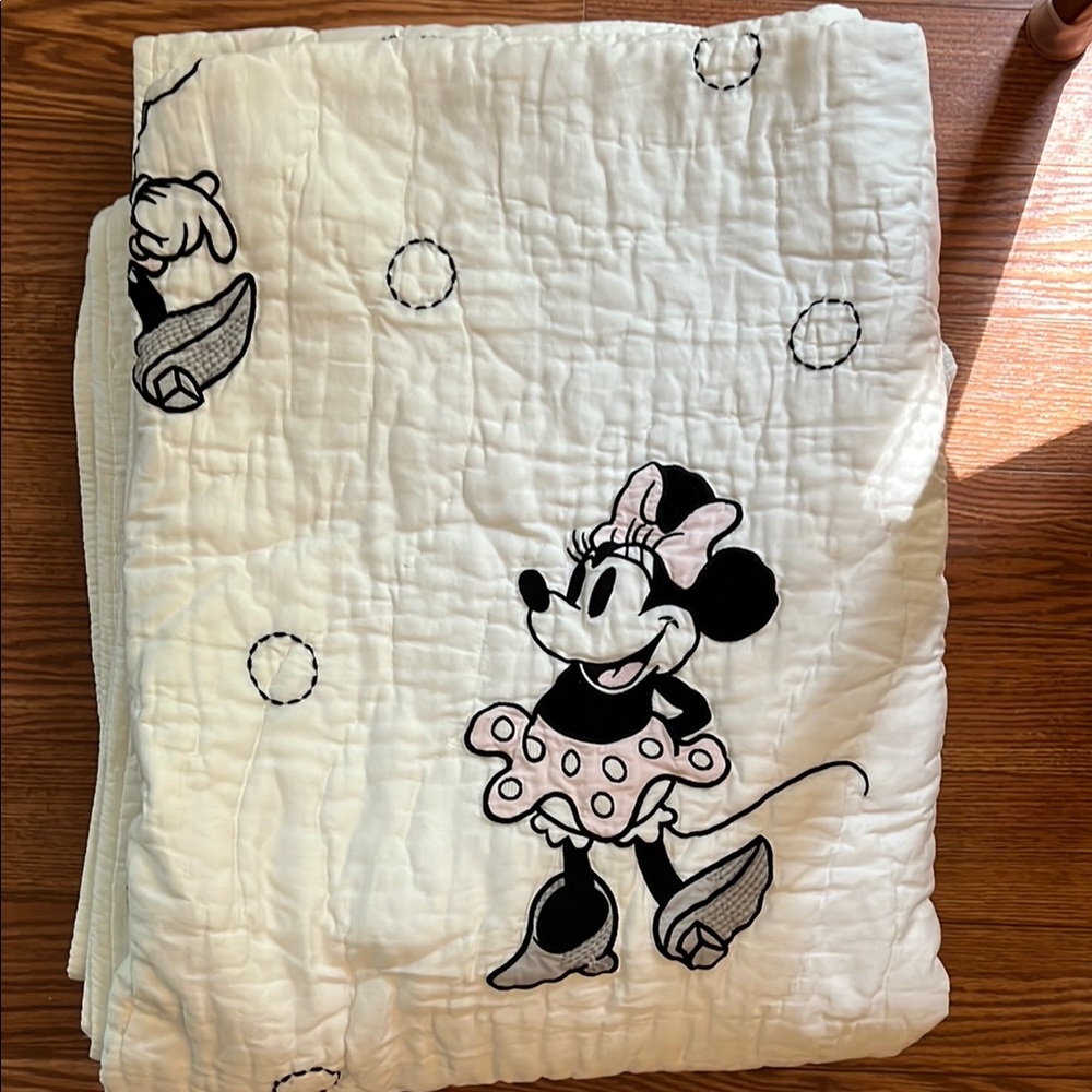 Pottery Barn Kids Disney Minnie Mouse Quilt